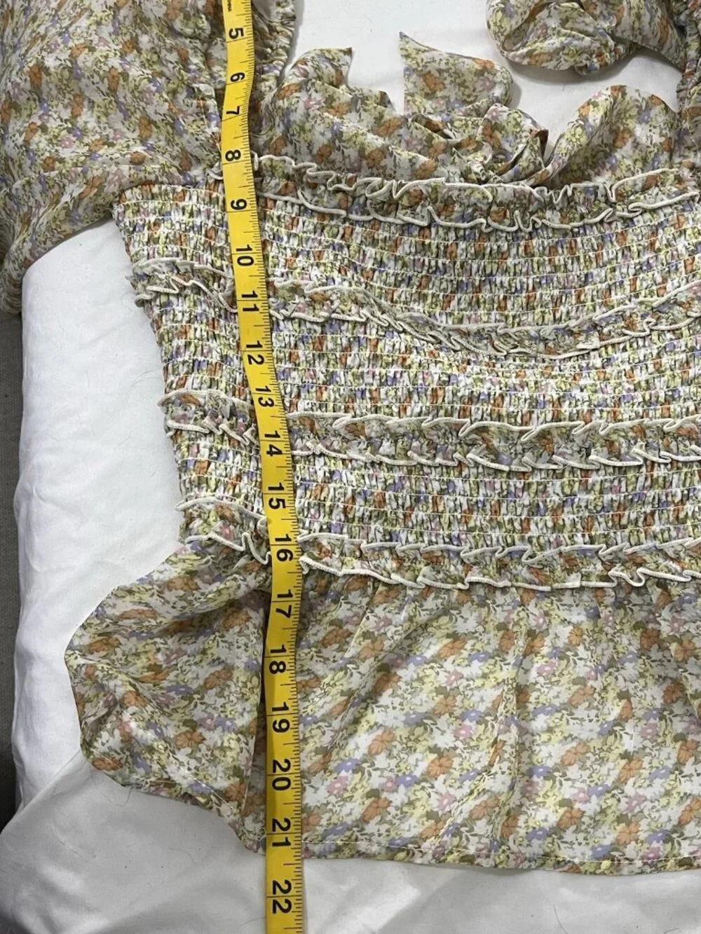 ASTR The Label Smocked Puff Sleeve Floral Blouse Size Medium